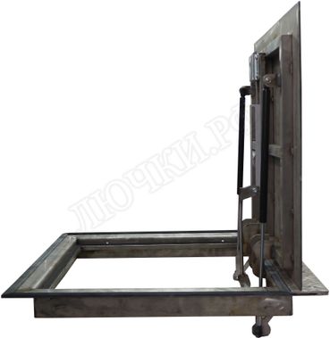 Напольный люк Дворник Уголок, нержавеющая сталь AISI 304 900*2300 Напольный люк Дворник Уголок, нержавеющая сталь AISI 304 900*2300